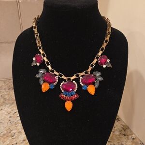 Elegant Gold and Multicolor Statement Necklace